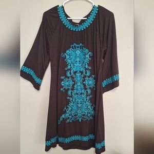 Chic Long Sleeve Dress with Blue Accents